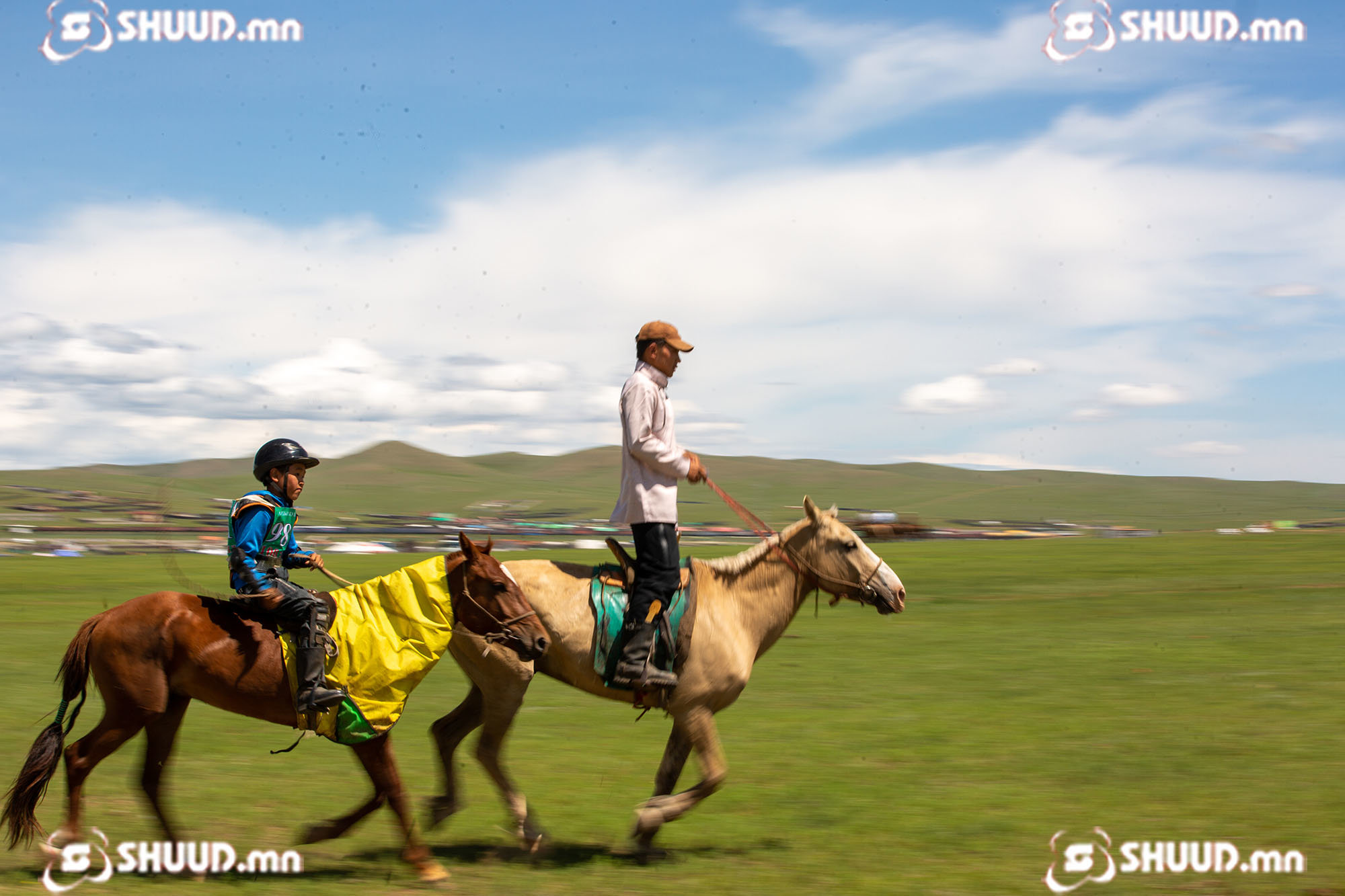 ФОТО: Монгол наадмын дэнж