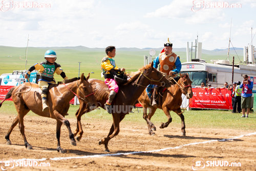 ЖАГСААЛТ: Төрийн наадамд түрүүлж, айрагдсан хурдан хүлгүүд