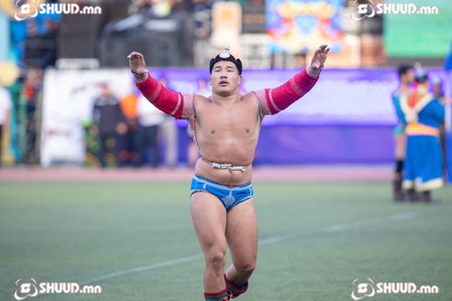 П.Бүрэнтөгс, О.Хангай, Б.Орхонбаяр тэргүүтэй 128 бөхийн барилдаан эхэллээ