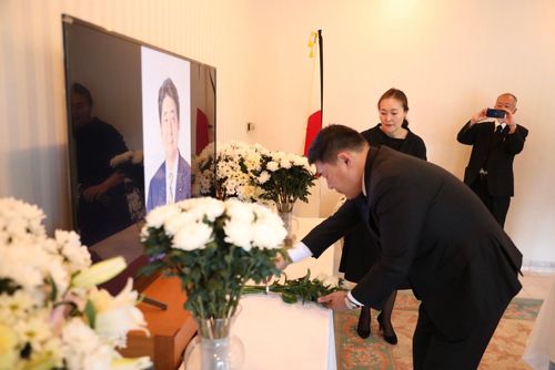 Ерөнхий сайд Л. Оюун-Эрдэнэ Элчин сайдын яаманд очиж, эмгэнэл илэрхийллээ