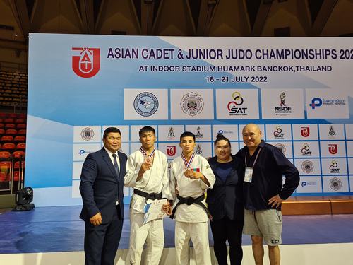 Залуучуудын Азийн аваргаас хоёр хүрэл медаль хүртлээ