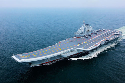 ШУУРХАЙ: Хятадын цэргийн хөлөг онгоцууд тэнгист гарлаа