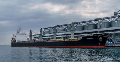 Украины үр тариаг ачсан хоёр онгоц боомтоос хөдөллөө