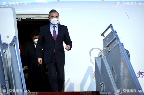 БНХАУ-ын Гадаад хэргийн сайд Ван И Монгол улсад айлчилж байна