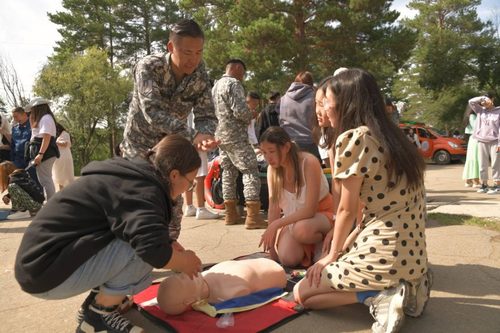 “Өөрийгөө хамгаалъя” сургалтад 600 орчим багш, сурагч хамрагдлаа