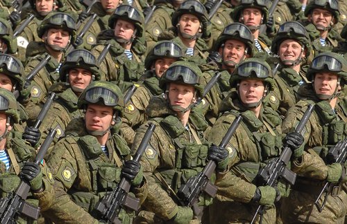 Владимир Путин армийн бие бүрэлдэхүүний тоог нэмэх тушаал гаргав