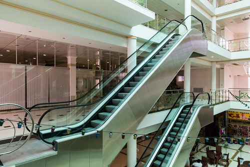 Германд цахилгаан эрчим хүч хэмнэх үүднээс худалдааны төвүүдийн цахилгаан шатыг зогсоож эхэлжээ