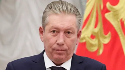 Оросын газрын тосны компанийн тэргүүн цонхоор унаж, амиа алджээ