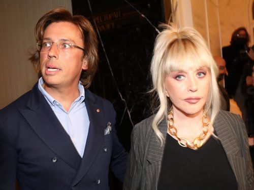 Алла Пугачева: Нөхөртэйгээ санал нэг байгаа тул намайг гадны агент гэж бүртгэнэ үү