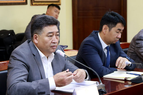 Ч.Сайханбаяр: Нийтийн тээврийн шинэлэг үйлчилгээг эрэлхийлж байна