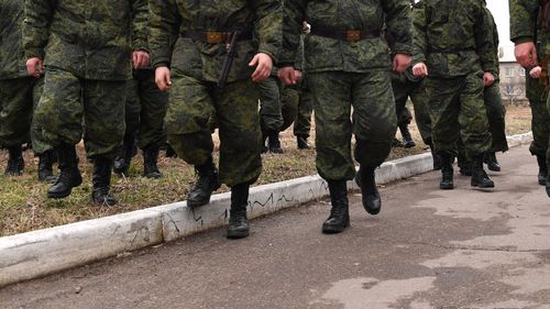 Дайчилгаанаас зайлсхийж, өөрийгөө зориуд гэмтээвэл ял шийтгэлтэйг анхааруулжээ