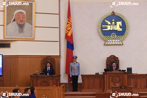 УИХ-ын чуулганы нэгдсэн хуралдааны Их хуралдай танхимд Чингис хааны эш хөргийг заллаа