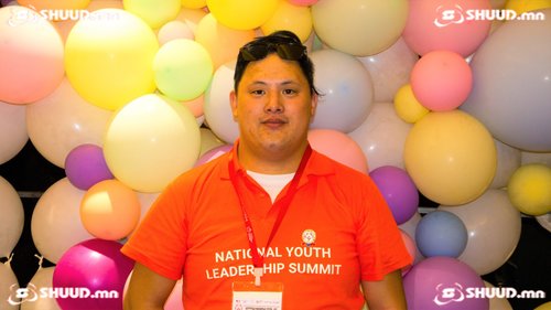 Г.Лхагвабат: Би өөрийгөө улаан, цагаан өнгөөр төсөөлдөг