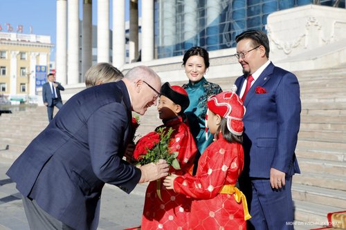 УИХ-ын дарга Г.Занданшатар Канадын Парламентын Сенатын танхимын даргыг угтан авлаа