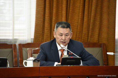 Ш.Адьшаа: Төрийн албаны шатлан дэвших зарчим хэрэгжихгүй байна