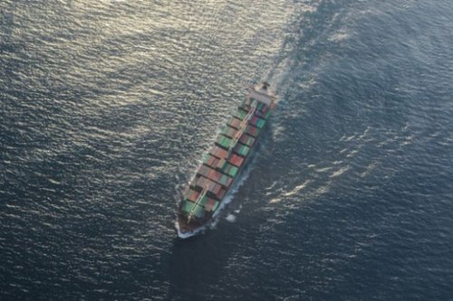 Тайванийн эрэг орчимд ачааны хөлөг живж, олон хүн сураггүй болжээ