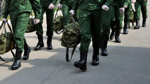 Дайн судлалын хүрээлэн: Намар цэрэгт татагдсан хүмүүсийг Украин руу илгээнэ