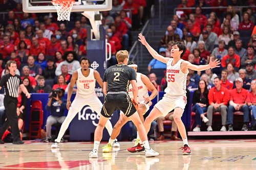 Ш.Энхийн-Од АНУ-ын  коллежийн лигт анхны тоглолтоо хийж багаа тэргүүллээ