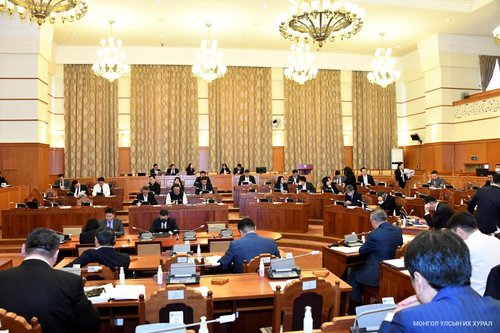 УИХ өнөөдөр 110 хууль, тогтоолын төслийг батална