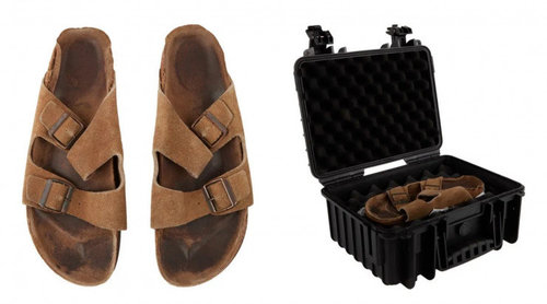 Стив Жобсын хуучин шаахай 200 мянган доллараар зарагджээ