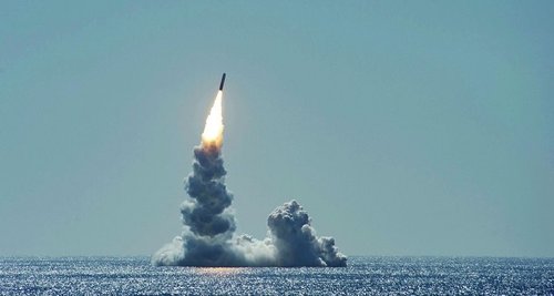 Хойд Солонгос тив алгасах баллистик пуужин хөөргөв