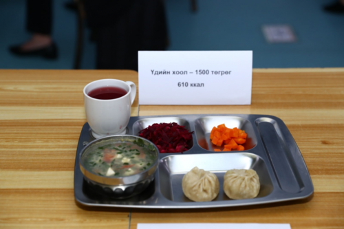 С.Амарсайхан: Сургуулийн хоол үйлдвэрлэл, үйлчилгээний стандартыг яаралтай батална