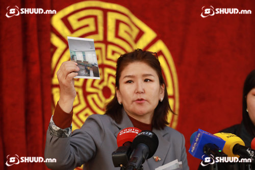 29-р сургуулийн багш: Сурагчид зузаан хувцастай, халуун цай барьчихаад чичрээд суудаг