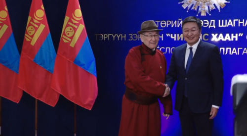 ВИДЕО: ЧИНГИС ХААН одон гардуулах ёслолын ажиллагаа эхэллээ