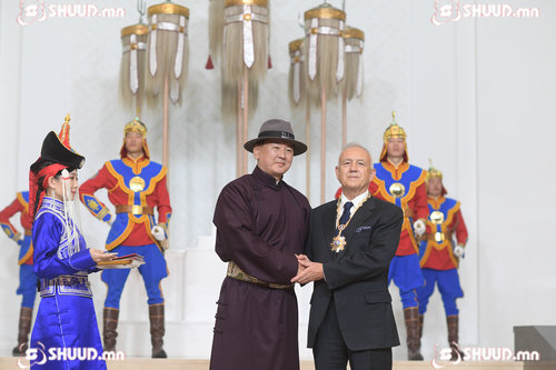 Жак Уэтерфорд,  Д.Доржготов нарт “Чингис хаан” одон ХҮРТЭЭЛЭЭ