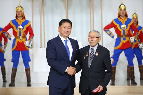 Д.Нанжаа, Б.Жигжид нарт ХӨДӨЛМӨРИЙН БААТАР цол хүртээлээ