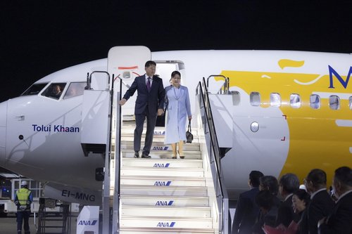 Монгол Улсын Ерөнхийлөгч У.Хүрэлсүх Токио хотноо хүрэлцэн очлоо