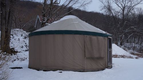 Украинд байгаа Оросын цэргүүдэд засал хийлгүүлэхээр Буриадаас бөө, гэр илгээнэ