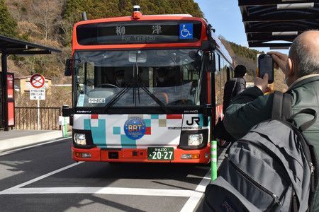 Японы Мияги мужид жолоочгүй автобусыг нийтийн тээвэрт нэвтрүүлжээ