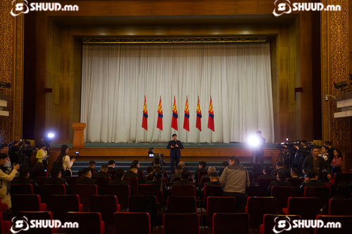 ХЗДХ-ийн сайд Х.Нямбаатар нүүрсний хулгайд холбогдсон улстөрчдийн нэрийг зарлахыг хүслээ