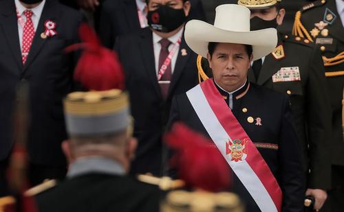 Парламентаа тараахыг завдсан Перугийн Ерөнхийлөгчийг огцруулав