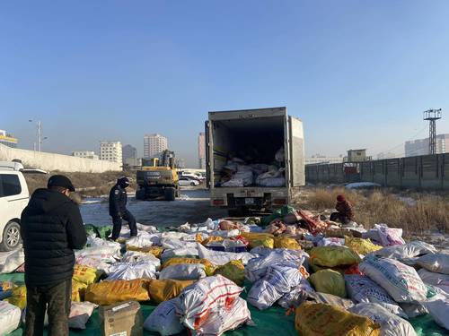 Гүзээнд нуусан олон тооны тарваганы тулам нийслэл рүү оруулахыг завджээ