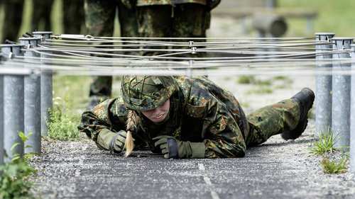 ОХУ хохирлоо нөхөхийн тулд эмэгтэйчүүдийг цэрэгт татаж байна