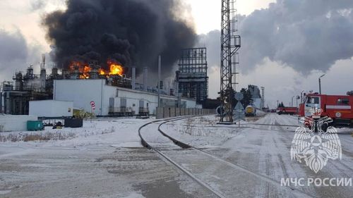 Эрхүүгийн газрын тосны үйлдвэрт гарсан галын улмаас хоёр хүн амиа алджээ
