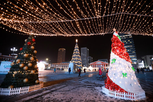 ФОТО: Шинэ жилийн гоёлоо