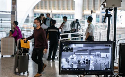 БНХАУ жуулчдыг тусгаарлах журмаа цуцална