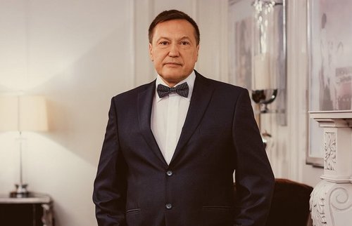 Оросын хамгийн чинээлэг депутат Энэтхэгт учир битүүлгээр амиа алджээ