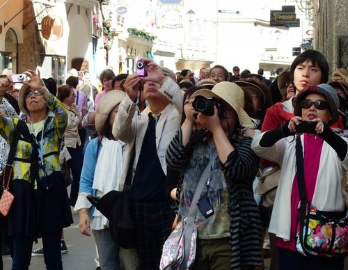 Итали хятад жуулчдыг хүлээж авах тусгай журам хэрэгжүүлнэ