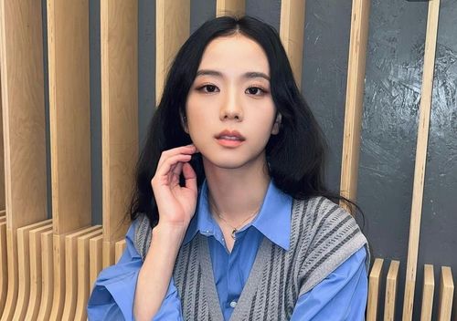 BLACKPINK-ийн Жисү энэ онд анхны бие даасан цомгоо гаргана