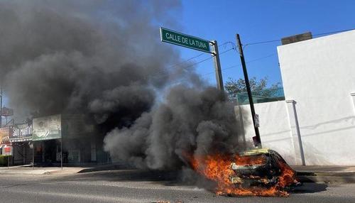 Эль Чапогийн хүүг баривчлах үеэр мөргөлдөөн гарч, онгоц, нисдэг тэрэг сүйрчээ