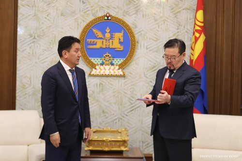 АИ-92 автобензиний үнийг зохицуулах тогтоолын төслийг өргөн барилаа