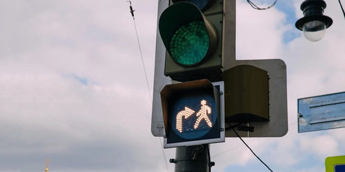 Орост гэрлэн дохионд цагаан өнгө нэмэгдэнэ