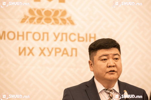 Ц.Сандаг-Очир: Сангийн сайд хүүхдийн мөнгийг 3.5 хүртэлх сая төгрөгийн орлоготой өрхөд өгнө гэж ярьсан