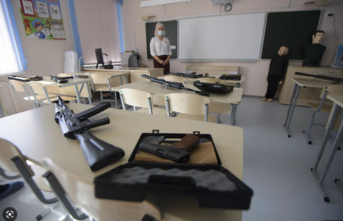 Улаан-Үд хотын оршин суугчдын 59 хувь нь хүүхдүүдэд цэргийн бэлтгэл орохыг дэмжиж байна