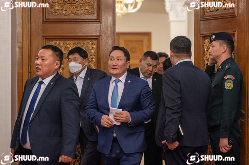 Ардчилсан нэрэнд жулдсан улстөрчид