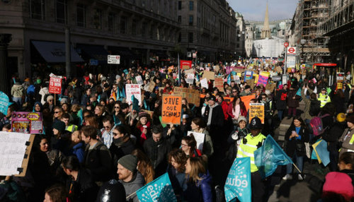 Их Британид үндэсний хэмжээний ажил хаялтад хагас сая ажилтан нэгджээ
